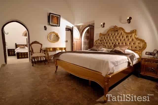 Çeşme Kanuni Kervansaray Historical